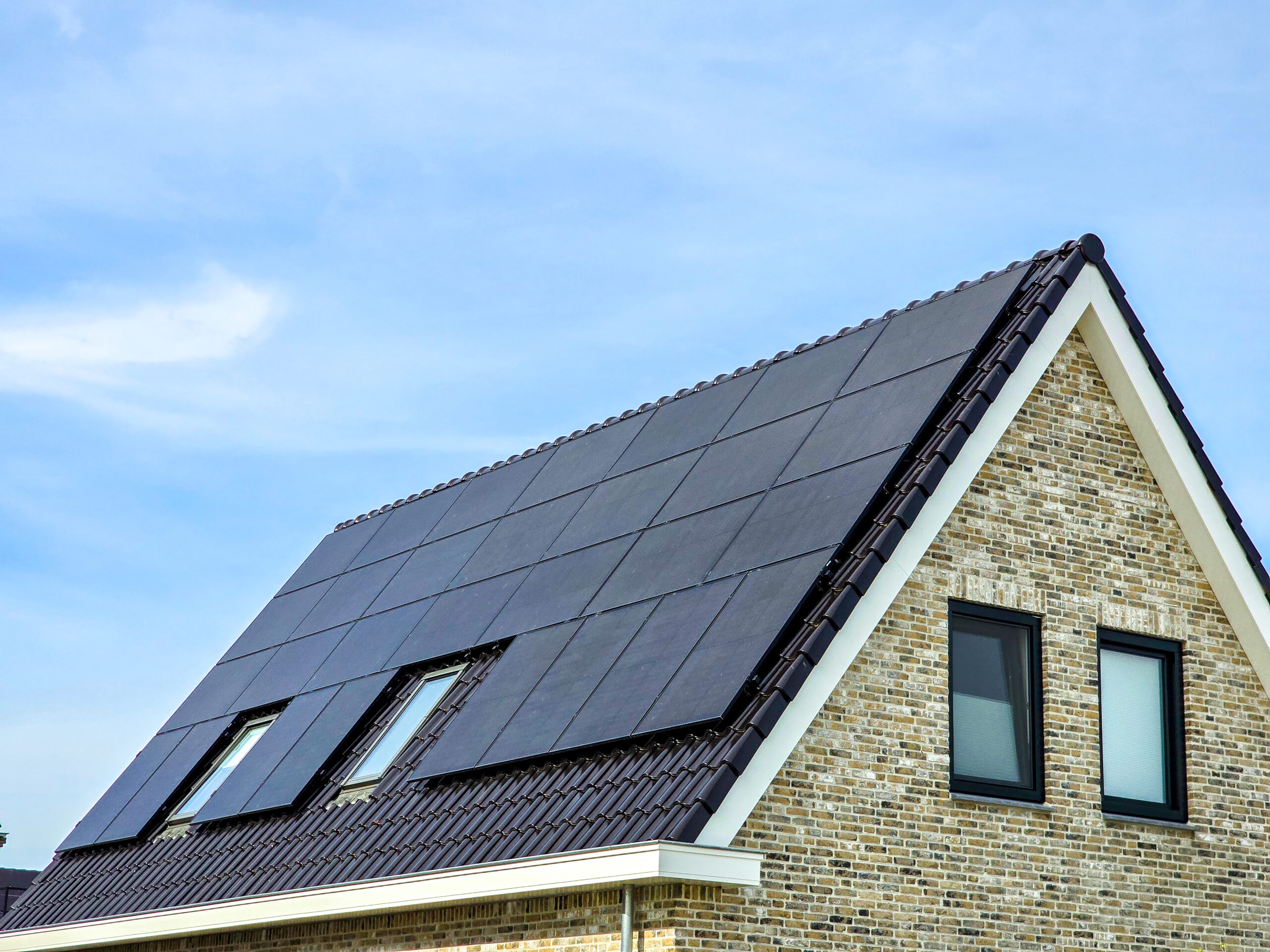 Neue Haus mit großer PV-Anlage